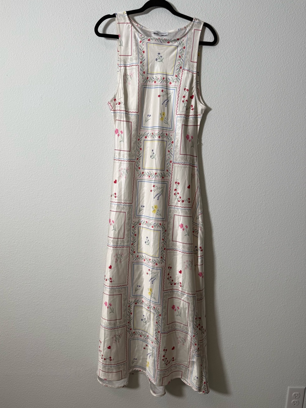 WeWoreWhat Floral Print Satin Maxi Dress Cottagecore Romantic Garden Party 8